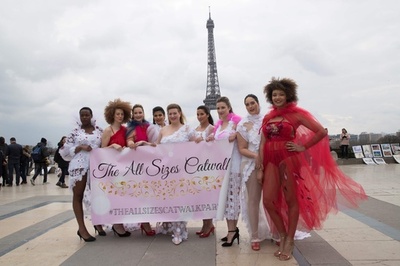 プラスサイズモデル、パリの名所で多様性アピール