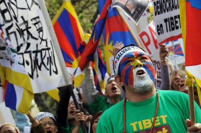 マドリードでチベット人の人権保障求めるデモ