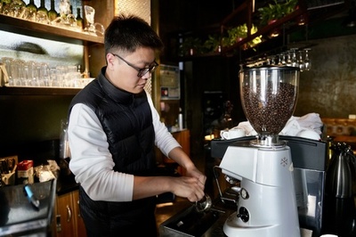 中国の若者に流行の「早C晩A」とは？ 変わるライフスタイルの象徴