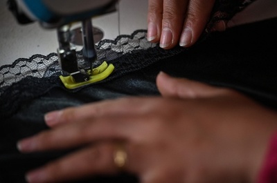 官能的ランジェリー生産で大変身する中国農村部