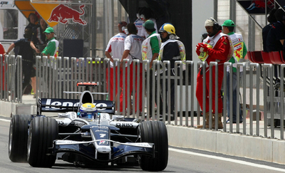 ロズベルグ バーレーンGP・フリー走行3回目でトップに