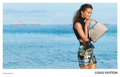 イビサ島が舞台「ルイ・ヴィトン」クルーズ・コレクション最新AD公開