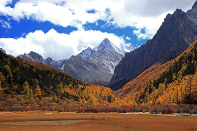 世界一高い場所にある空港がオープン、中国