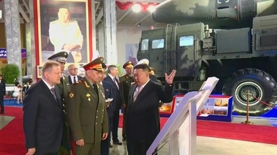 動画:金正恩氏、ロシア国防相にICBMや無人機など披露