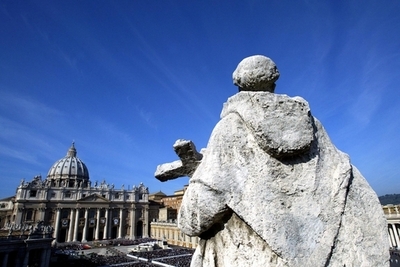 バチカン銀行の総裁らが捜査対象に、資金洗浄の疑い　