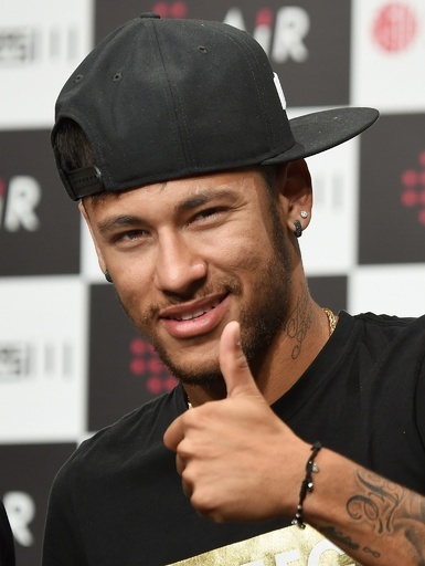 ネイマール来日、イベント出演で会場沸かせる