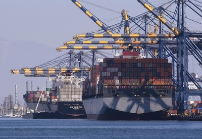 中国の対米貿易黒字、9月は過去最大の341億ドル