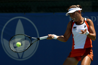 杉山 2回戦でラドワンスカに敗れる、LA女子テニス選手権