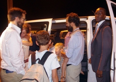 カメルーンで誘拐のフランス人家族、2か月ぶりに解放