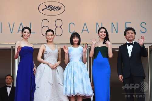 【写真特集】『海街diary』上映、綾瀬さんらレッドカーペットに カンヌ 【写真特集】『海街diary』上映、綾瀬さんらレッドカーペットに カンヌ