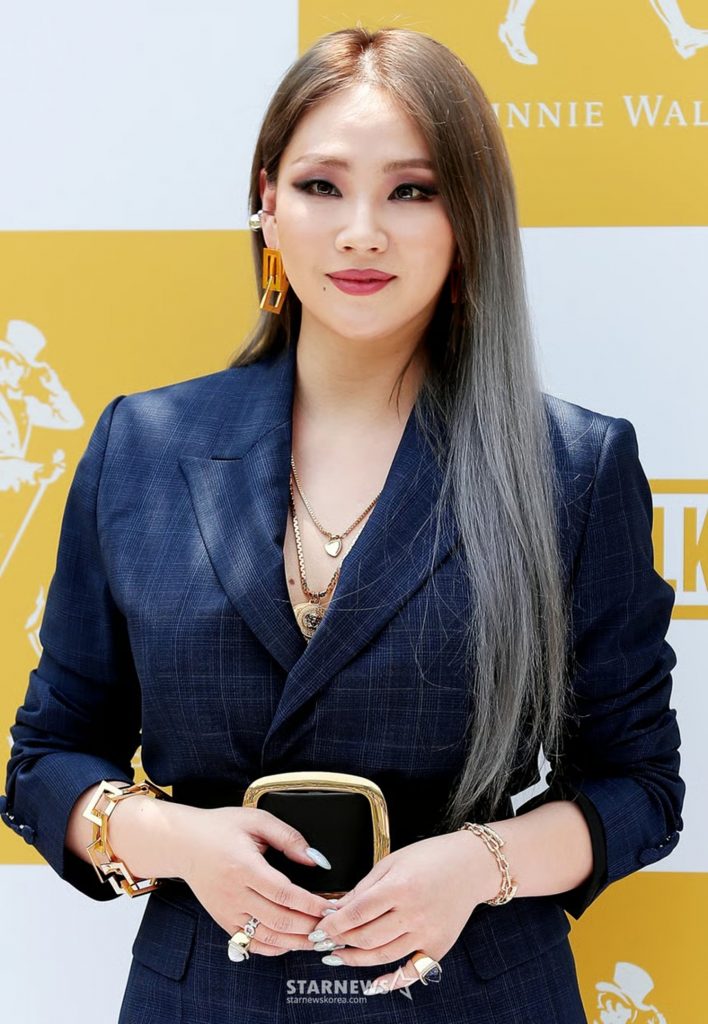 (c)STARNEWS