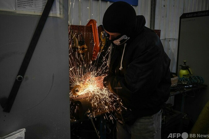 「最後の橋」に爆薬、ロシア軍阻止へ 緊迫のキエフ西郊