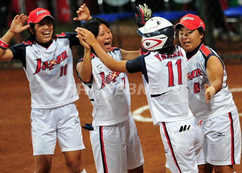 日本 米国を下し金メダルを獲得