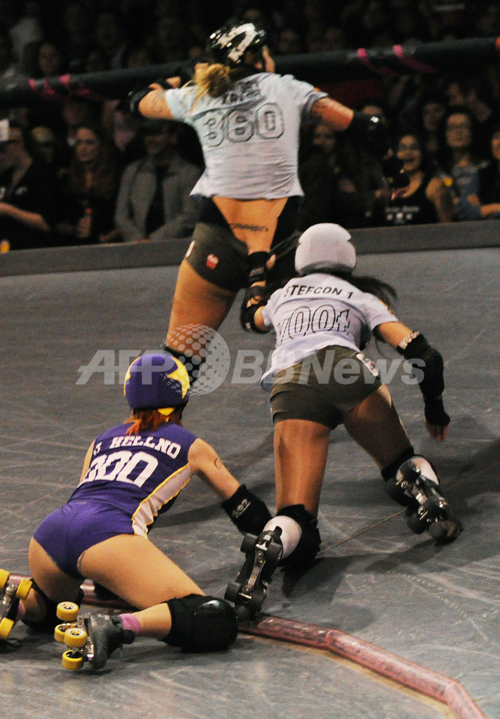 女子の熱き闘い、ローラーダービー 米国