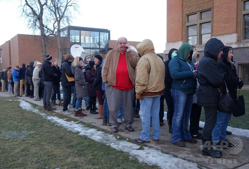 トランプ氏、討論会蹴って対抗集会 「まるでオスカー」とご満悦