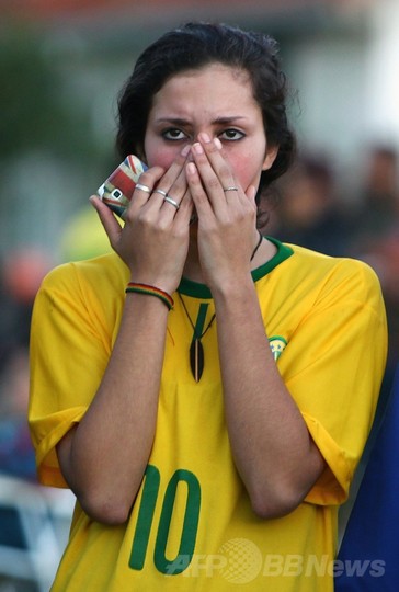写真 大敗に落胆するブラジル代表サポーター 写真33枚 国際ニュース Afpbb News