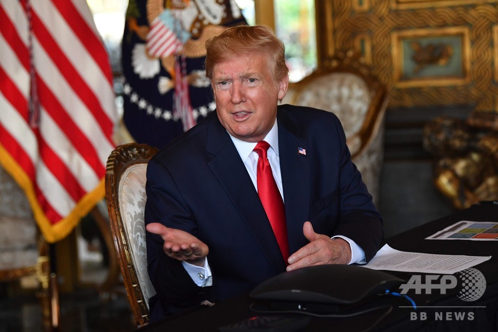 トランプ氏、北朝鮮からのクリスマスプレゼントは「美しい花瓶かも」 トランプ氏、北朝鮮からのクリスマスプレゼントは「美しい花瓶かも」