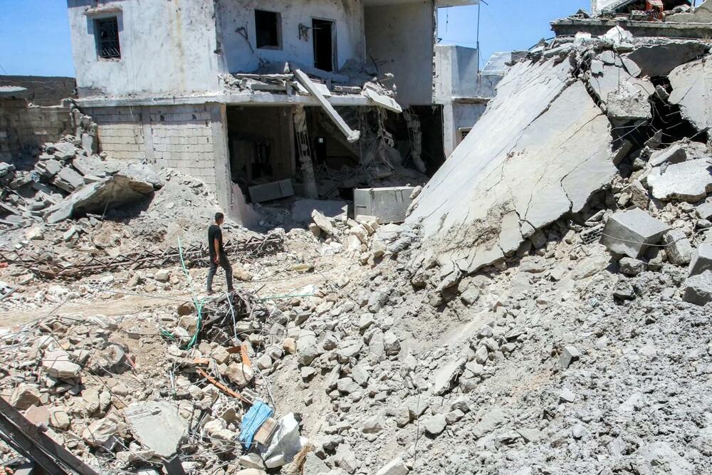 イスラエルのレバノン攻撃で4人死亡、イランが報復警告 米イラン合意発表後