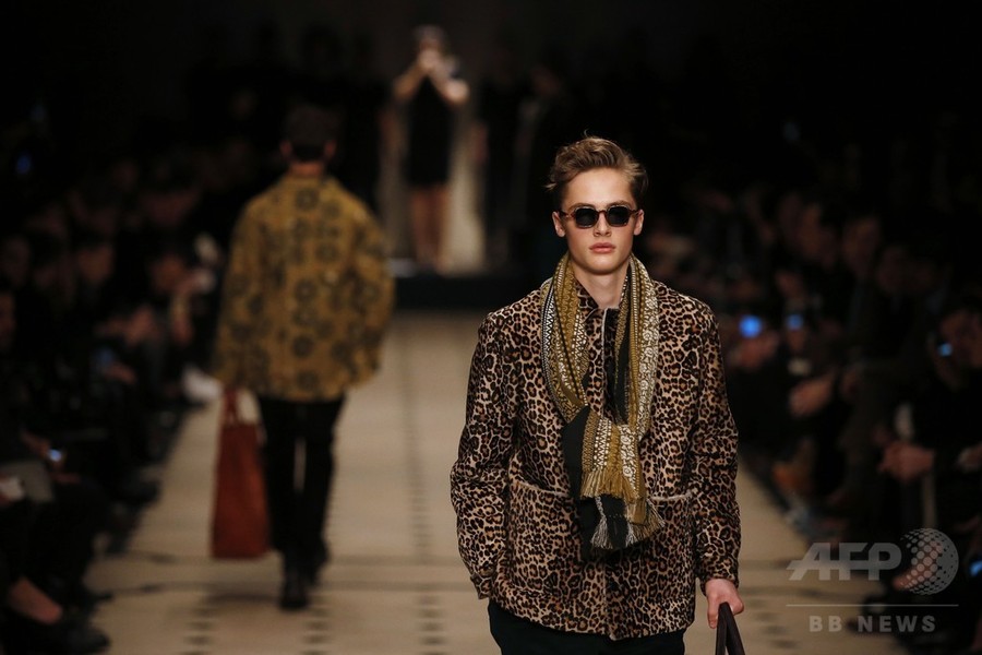 テーマはクラシカリー・ボヘミアン、「バーバリー プローサム」15/16年秋冬メンズ