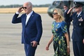 ジョー・バイデン米大統領と妻のジル氏（2024年7月7日撮影）。(c)SAUL LOEB / AFP