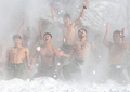 韓国北東部・平昌（Pyeongchang）で冬季訓練を行う軍特殊部隊（2013年1月9日撮影）。(c)AFP/DONG-A ILBO
