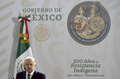 メキシコの首都メキシコ市ソカロ広場で、スペインによるアステカ帝国征服500年の式典で演説するアンドレス・マヌエル・ロペスオブラドール大統領（2021年8月13日撮影）。(c)ALFREDO ESTRELLA / AFP
