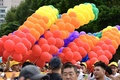 台湾の台北で開催されたプライド・パレード（2019年10月26日撮影）。(c) Sam YEH / AFP