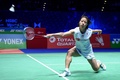 バドミントン、全英オープン、女子シングルス準決勝。リターンを打つ奥原希望（2020年3月14日撮影）。 (c)Oli SCARFF / AFP