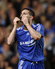 延長前半8分にPKを決めて喪章にキスをするチェルシーのフランク・ランパード（%%Frank Lampard%%）。（2008年4月30日撮影）(c)AFP/ADRIAN DENNIS