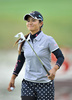 女子ゴルフ、LPGAハナバンク選手権2012（LPGA HanaBank Championship golf tournament 2012）最終日。18番ホールのグリーンを後にする宮里藍（Ai Miyazato、2012年10月21日撮影）。(c)AFP/JUNG YEON-JE
