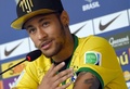 ブラジル代表のキャンプ地テレゾポリス（Teresopolis）で記者会見に臨むネイマール（Neymar da Silva Santos Junior、2014年7月10日撮影）。(c)AFP/VANDERLEI ALMEIDA