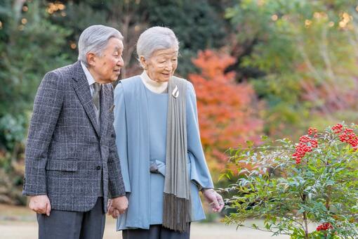 上皇さま、92歳に 写真2枚 国際ニュース：AFPBB News