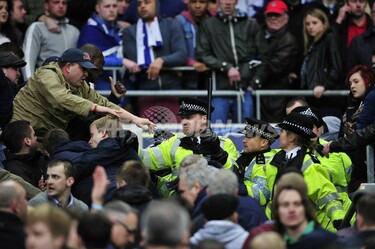 欧州サッカー界に舞い戻ったフーリガン 写真1枚 国際ニュース：AFPBB News