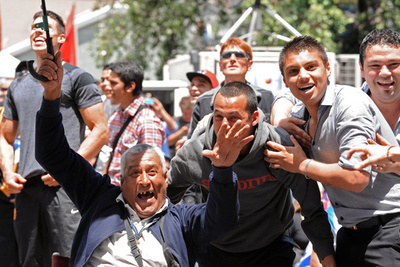 代表チームの活躍に沸くウルグアイの人たち、W杯大陸間プレーオフ