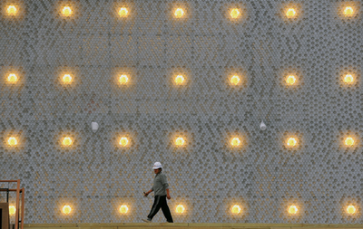 世界初ペットボトル製ホール、エキスポ目指し建築中 台北