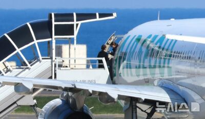 航空機の非常口、離陸直前に無断で開放…韓国“閉所恐怖症”の女性「息苦しくてドアを開けた」