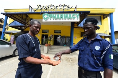 トランプ氏が言及した抗マラリア薬、ナイジェリアで複数の中毒例