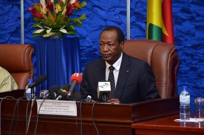 マリ政府と反体制勢力、和平協定に調印