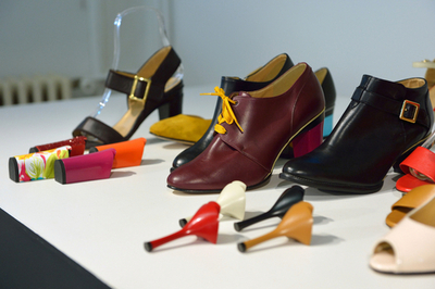 もうハイヒールもつらくない！カナダ人女性がヒールを取り換えられる靴を発明