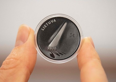 新型コロナ記念コイン、リトアニアで発売