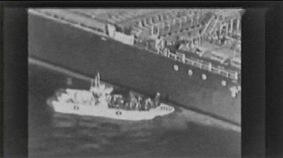 タンカー攻撃、「機雷除去するイラン軍」の映像 米が公開