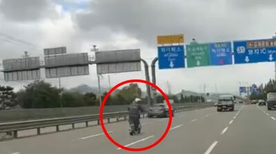 6車線の高速道路を爆走するキックボード…韓国・車線変更まで「全面禁止すべきだ」非難の声