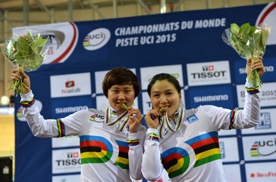 中国ペアが女子チームスプリントを世界新で制す、トラック世界選手権