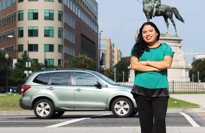 米ホワイトハウス、初のトランスジェンダー職員を採用