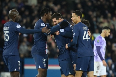 メッシが華麗な決勝弾 PSG逆転勝利で首位維持