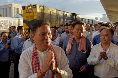 カンボジアと隣国タイを結ぶ鉄道、45年ぶりに復旧