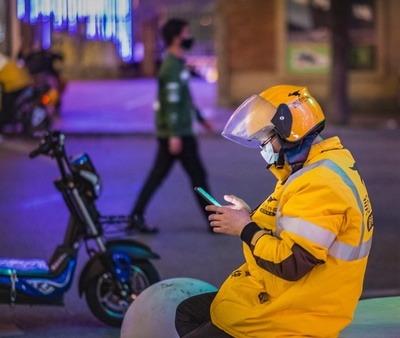 中国で50万人の宅配配達員のための学校を設立 オンラインで学び収入アップ目指す