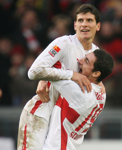 シュツットガルト 首位バイエルンを降し3連勝