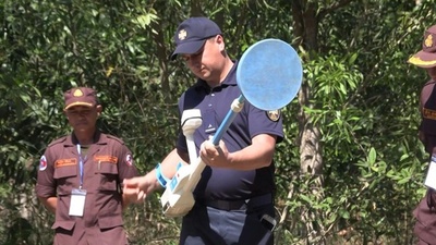 動画:ウクライナ政府職員、カンボジアで地雷除去訓練 日本が後押し