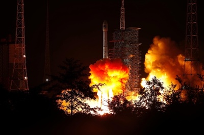 中国が49基目の北斗測位衛星打ち上げに成功、世界ネット構築へ重要な一歩